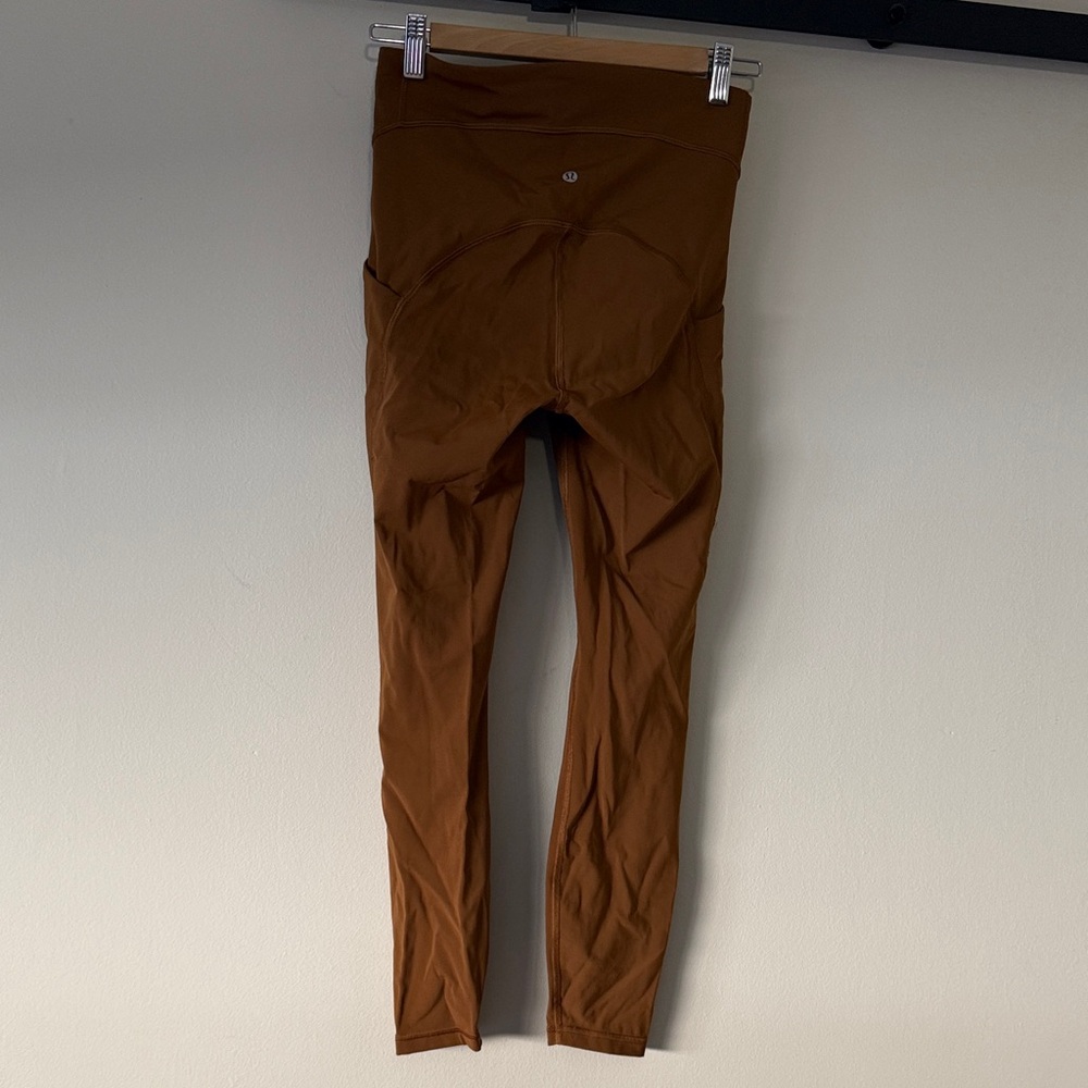 Lululemon size 6 brown leggings with pockets